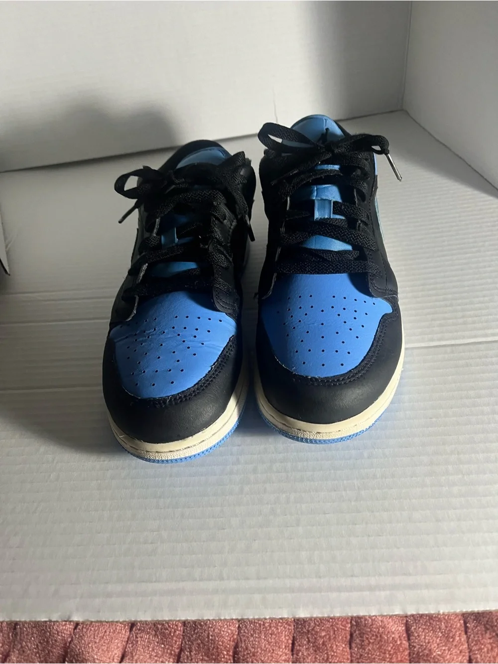 Nike Kids Low Top Sneakers in Black and Light Blue